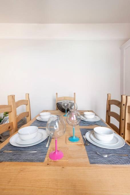 Villa Travellers' Choice In Harwich-Essex Exterior foto