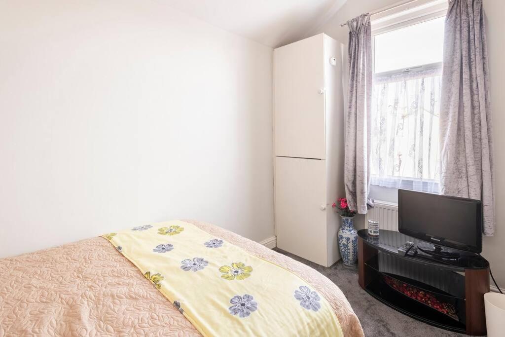 Villa Travellers' Choice In Harwich-Essex Exterior foto