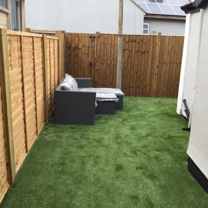 Villa Travellers' Choice In Harwich-Essex Exterior foto