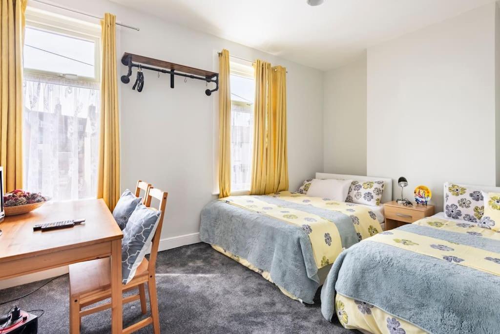 Villa Travellers' Choice In Harwich-Essex Exterior foto